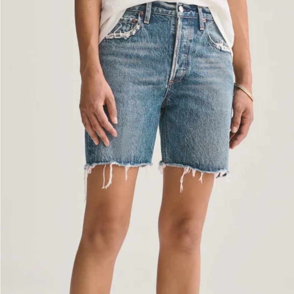 AGOLDE Rumi Denim Shorts Mid Length Women’s Size 28 Frayed Hem
